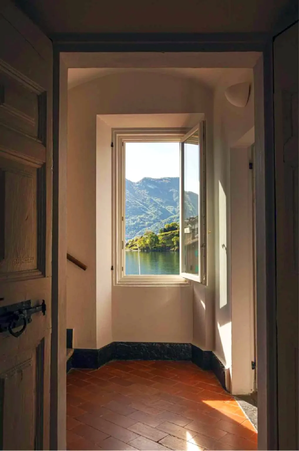 Waterfront Elegant Villa | Lake Como image 22 | Only on SopranoVillas