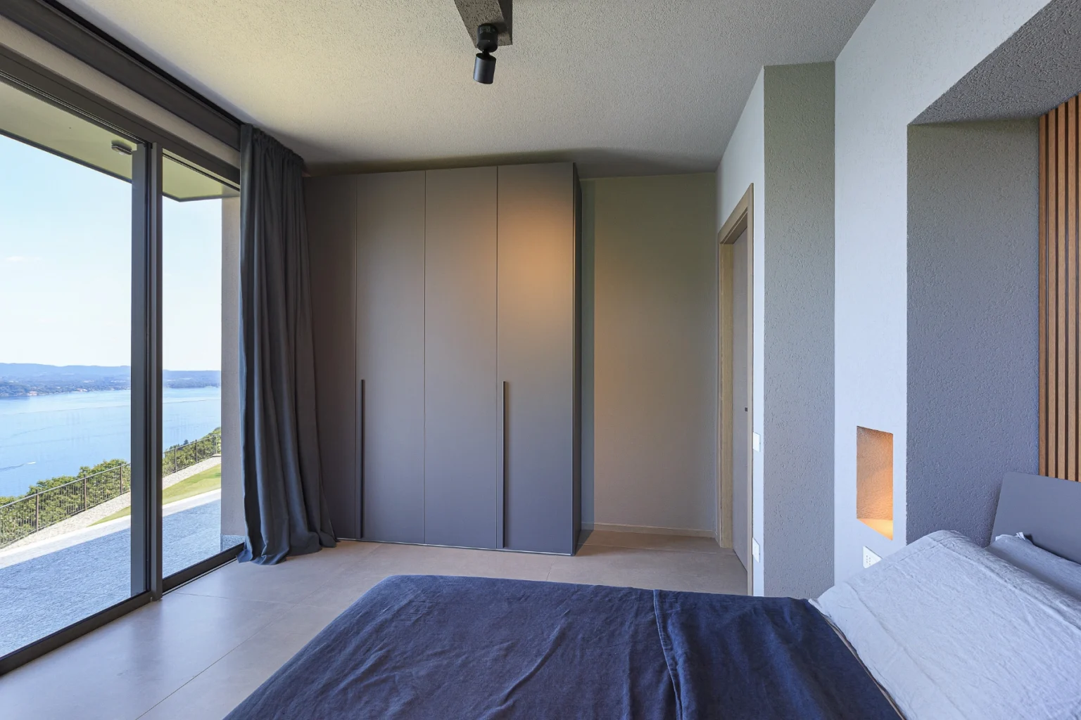Modern Lakeview Villa | Lake Maggiore image 20 | Only on SopranoVillas