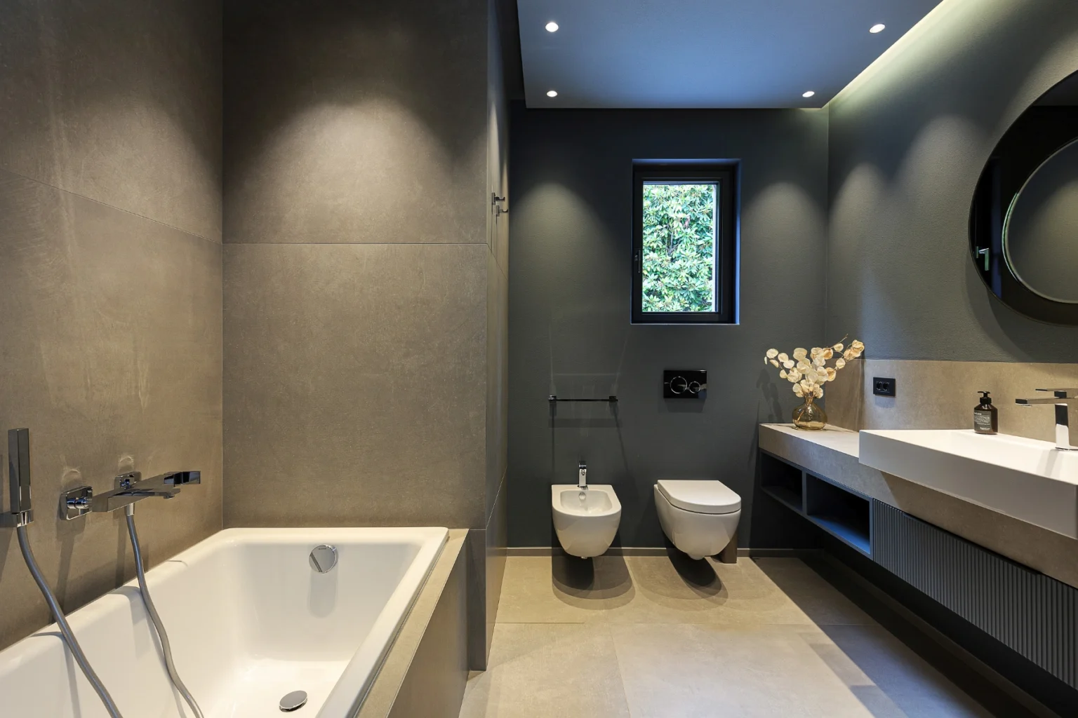 Modern Lakeview Villa | Lake Maggiore image 21 | Only on SopranoVillas