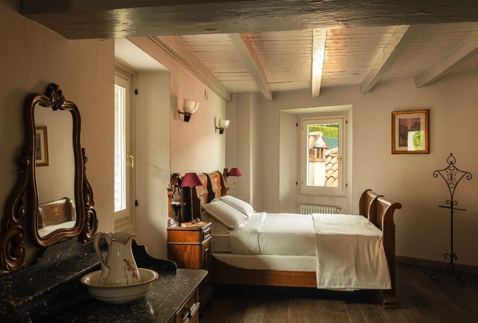 Waterfront Elegant Villa | Lake Como image 24 | Only on SopranoVillas