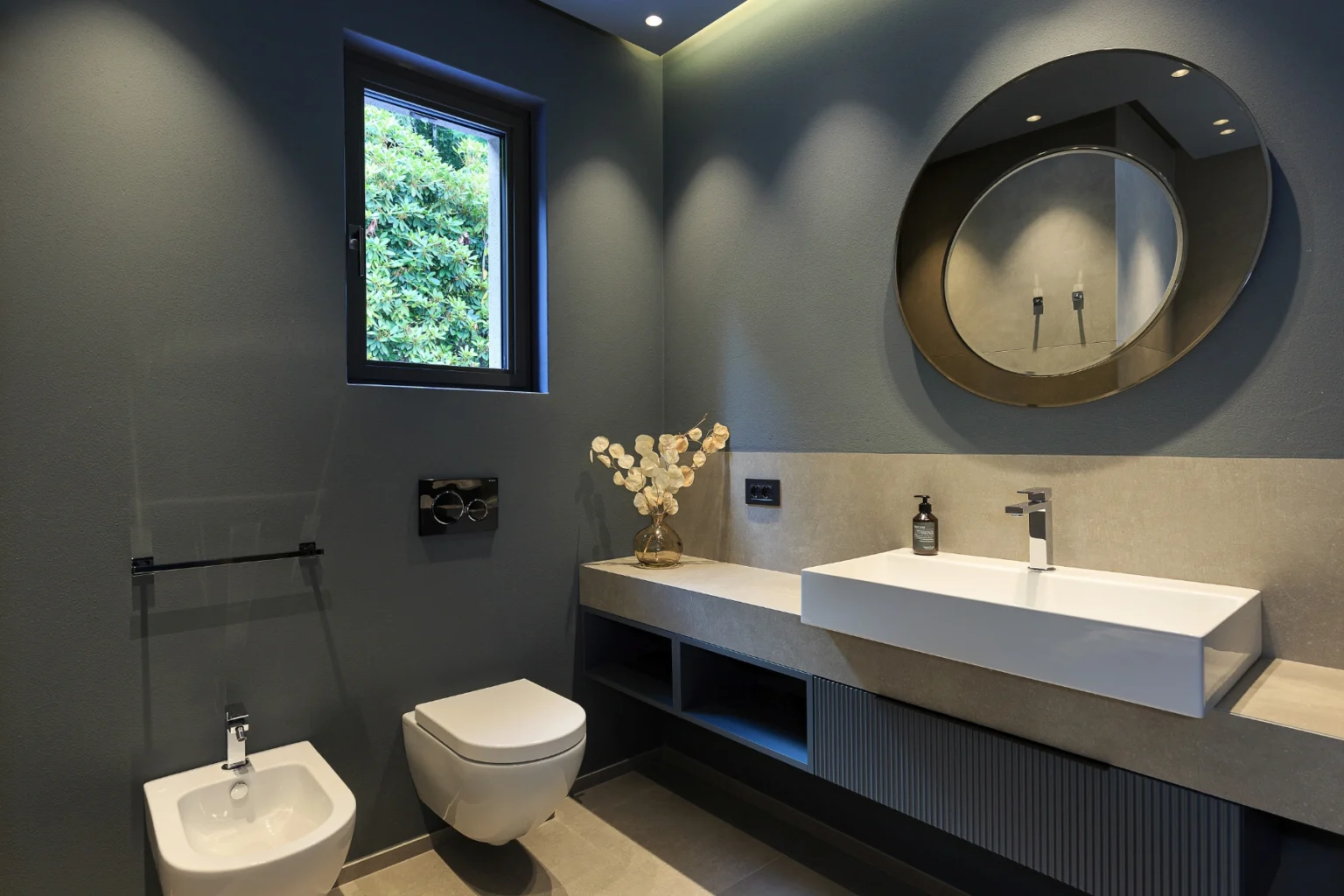 Modern Lakeview Villa | Lake Maggiore image 22 | Only on SopranoVillas