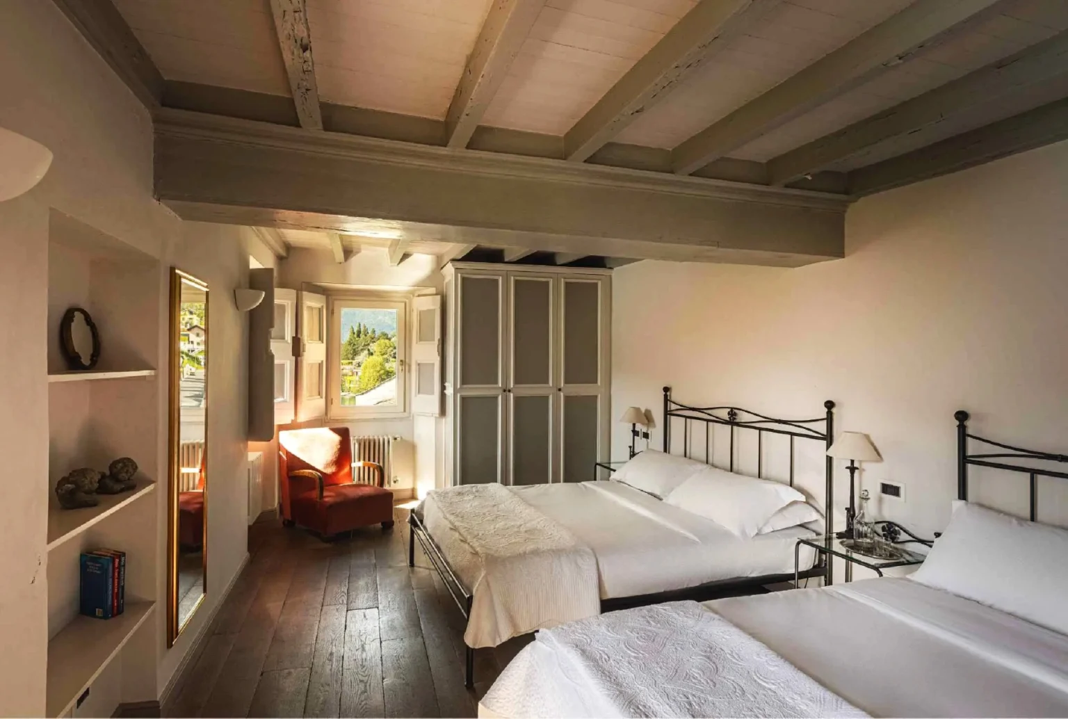 Waterfront Elegant Villa | Lake Como image 25 | Only on SopranoVillas