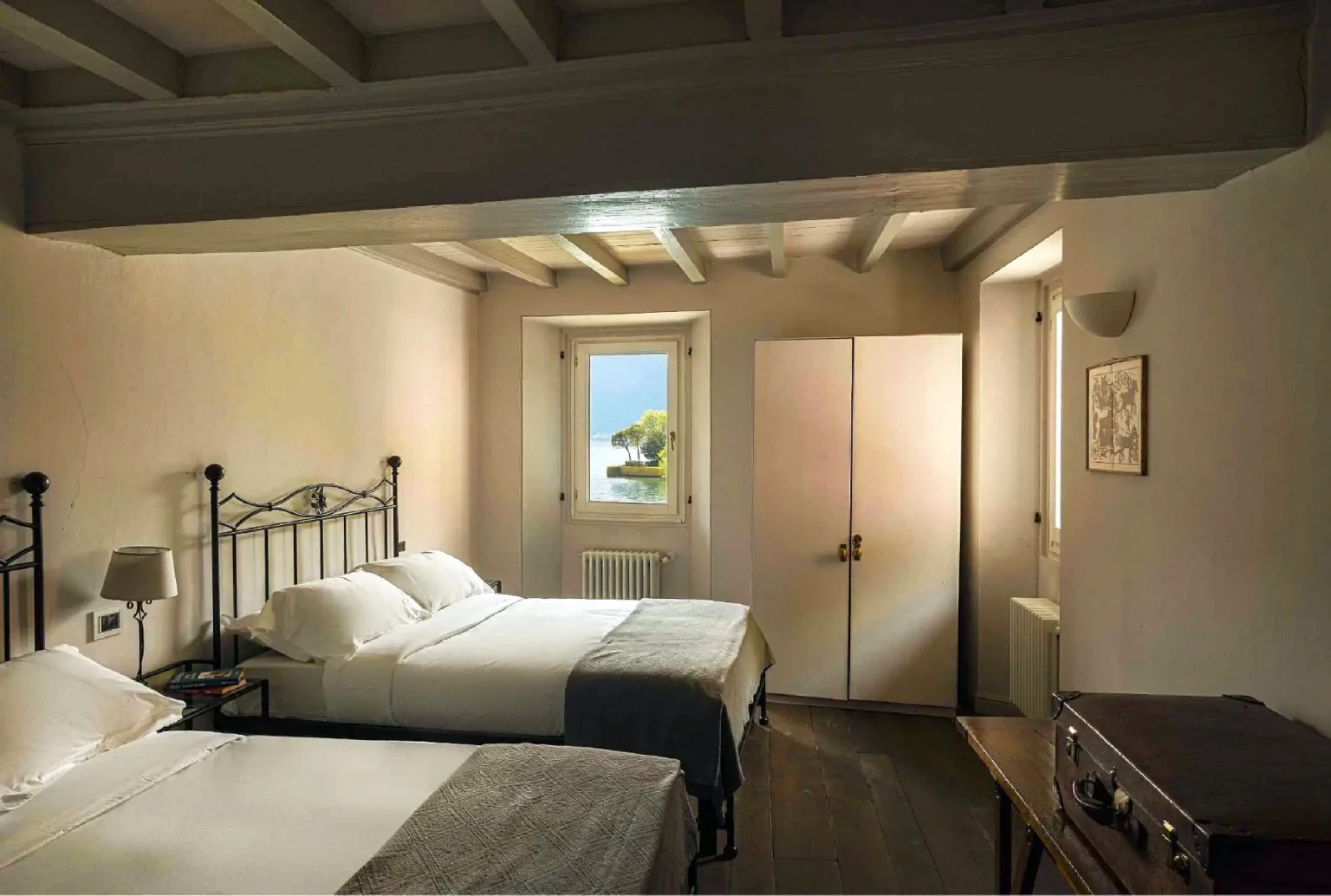 Waterfront Elegant Villa | Lake Como image 26 | Only on SopranoVillas