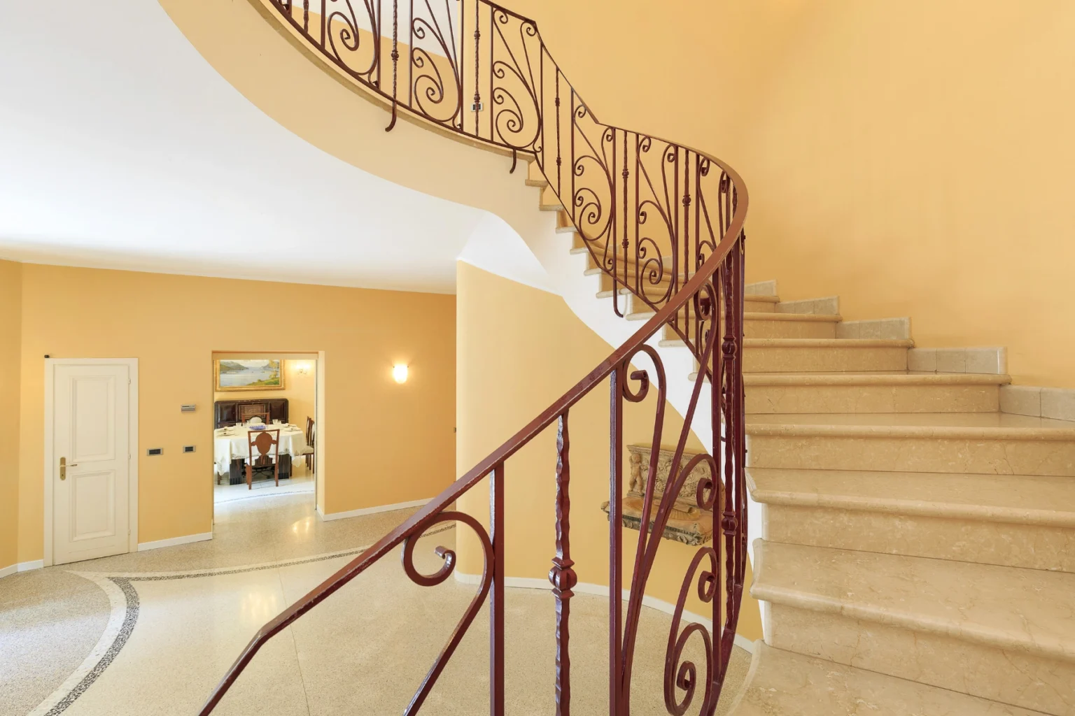 Stresa Elegant Villa | Lake Maggiore image 19 | Only on SopranoVillas