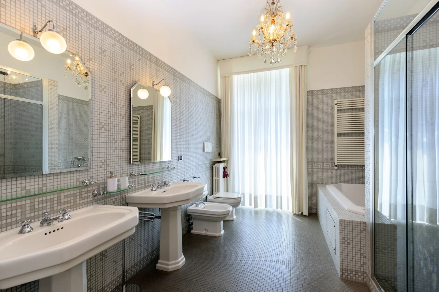 Stresa Elegant Villa | Lake Maggiore image 24 | Only on SopranoVillas