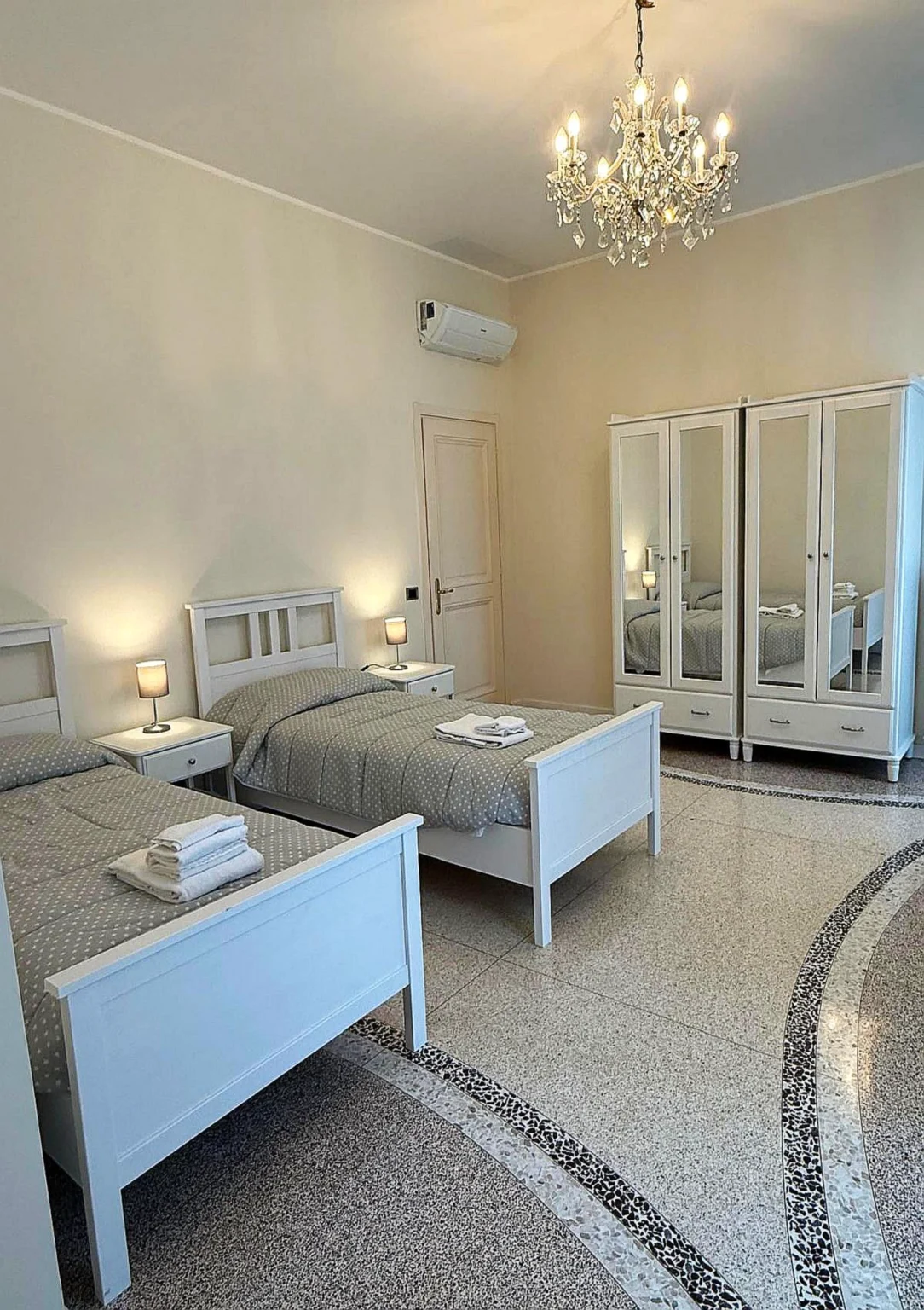 Stresa Elegant Villa | Lake Maggiore image 26 | Only on SopranoVillas