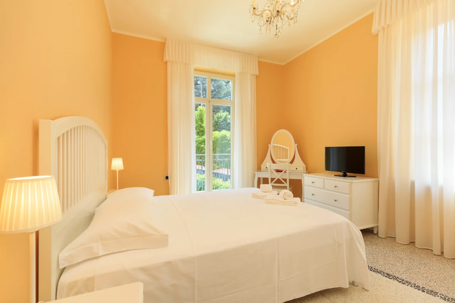 Stresa Elegant Villa | Lake Maggiore image 27 | Only on SopranoVillas