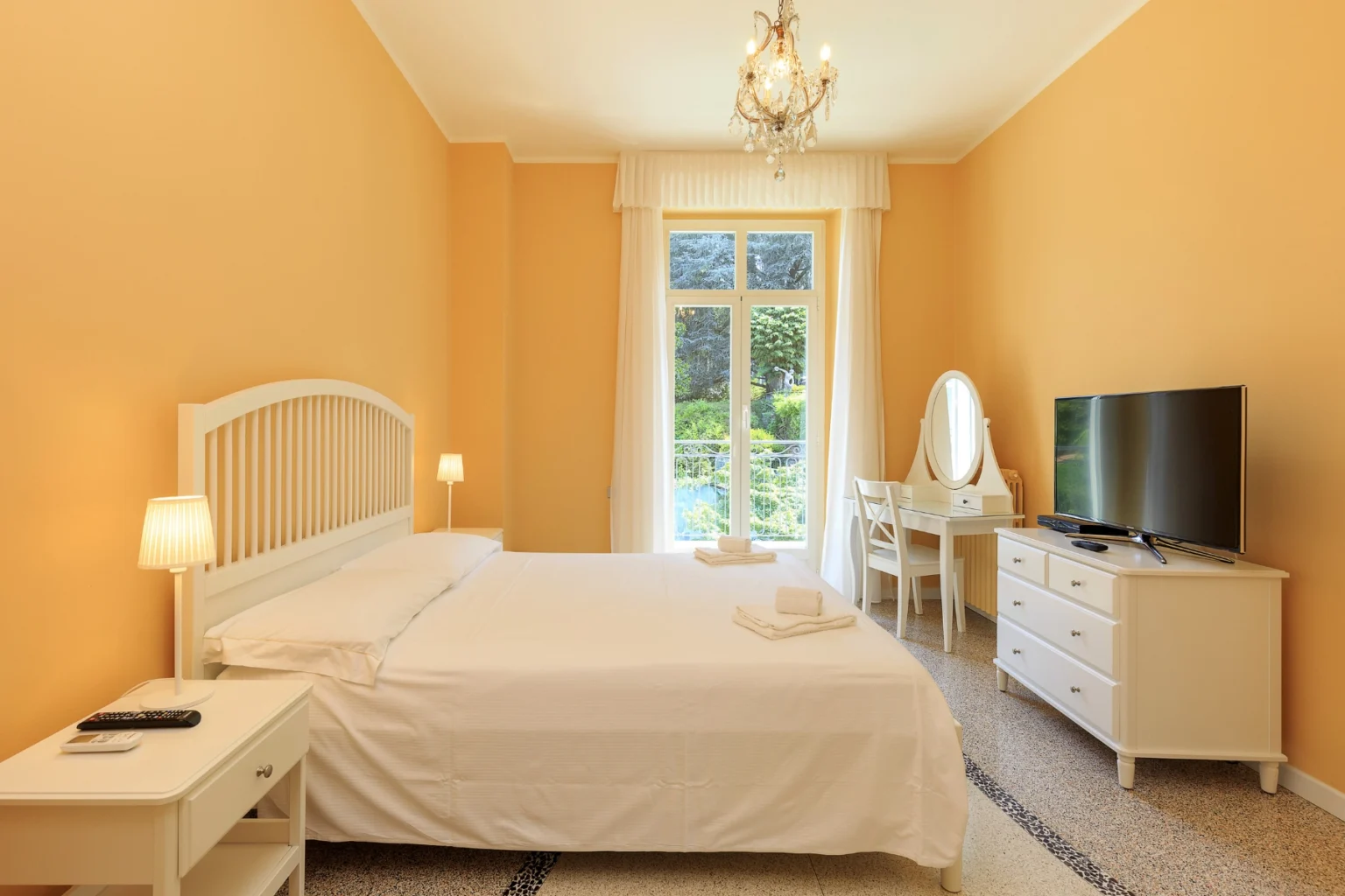 Stresa Elegant Villa | Lake Maggiore image 31 | Only on SopranoVillas