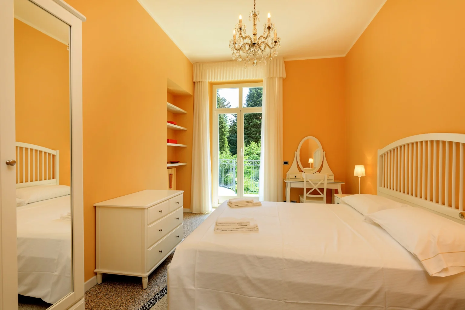 Stresa Elegant Villa | Lake Maggiore image 32 | Only on SopranoVillas