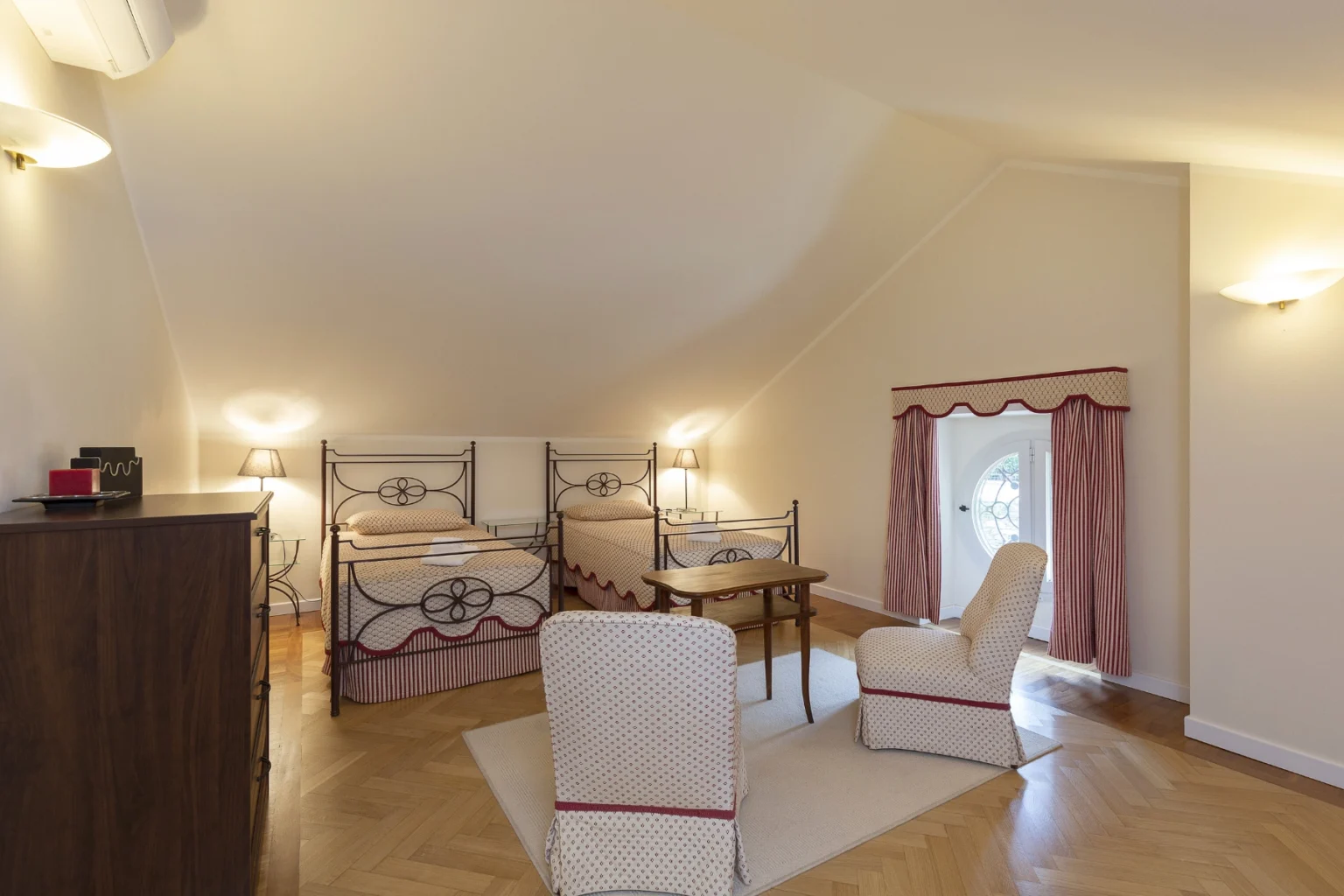 Stresa Elegant Villa | Lake Maggiore image 44 | Only on SopranoVillas