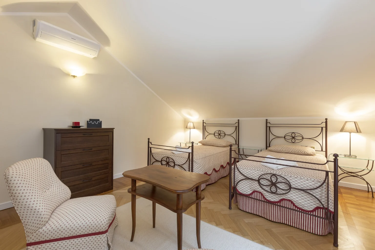 Stresa Elegant Villa | Lake Maggiore image 45 | Only on SopranoVillas