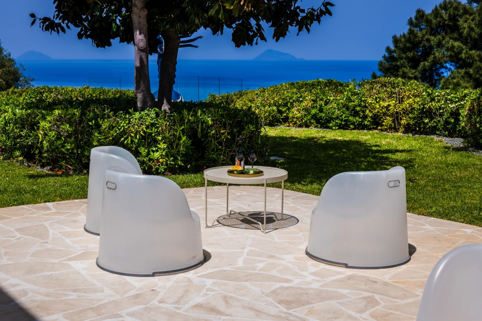 Modernist Seaview Villa | Sicily image 6 | Only on SopranoVillas