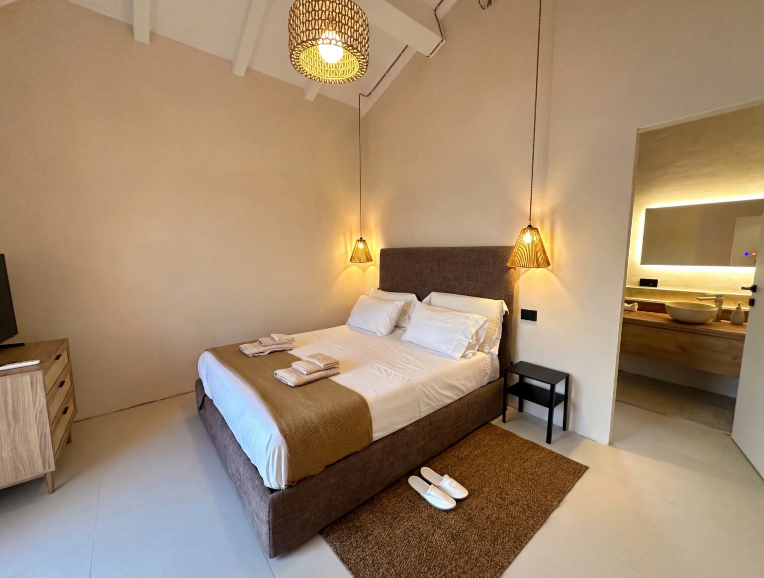 Castiglioncello Cliffside Retreat image 15 | Only on SopranoVillas