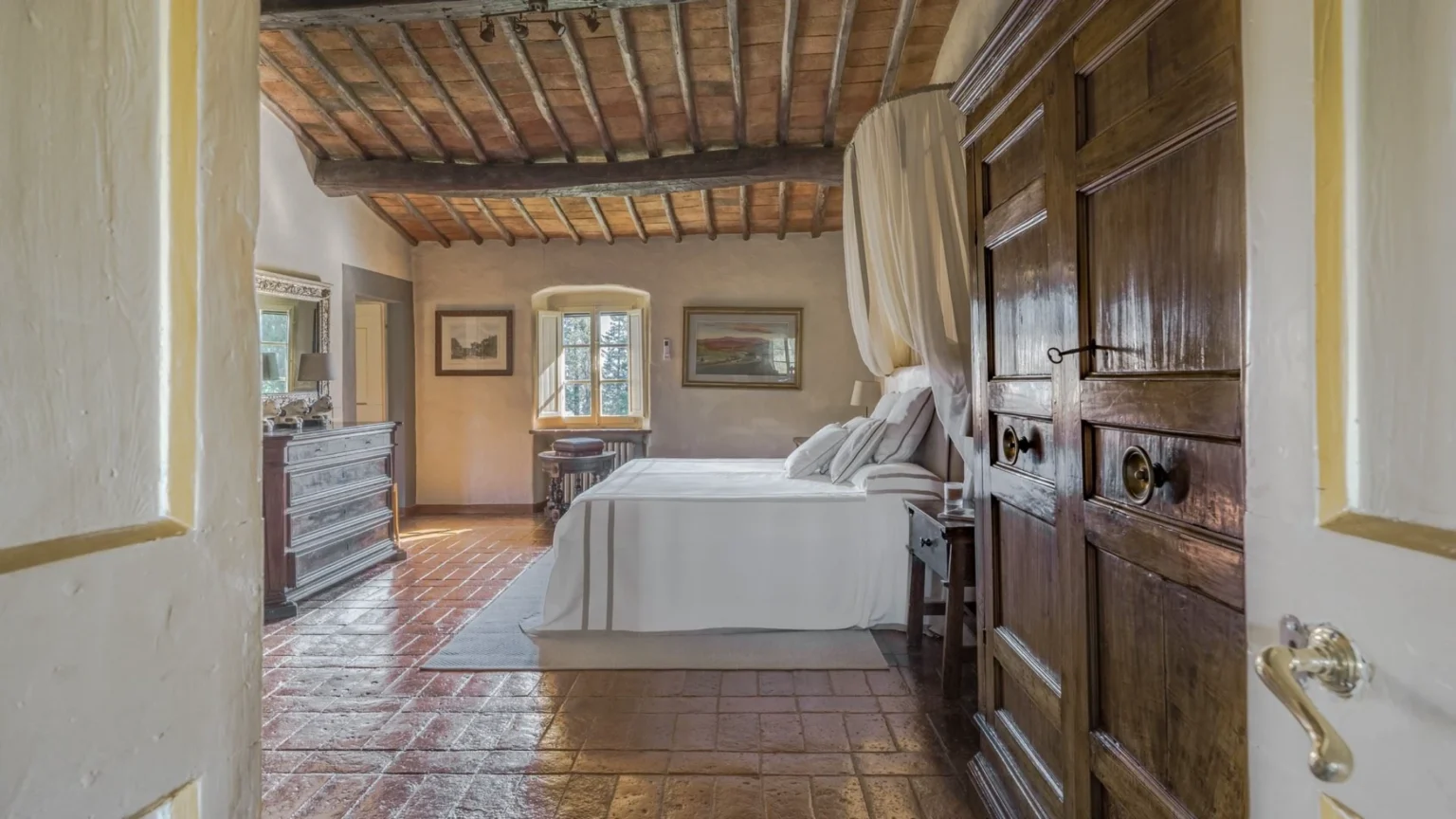 Chianti Heritage Estate | Tuscany image 32 | Only on SopranoVillas