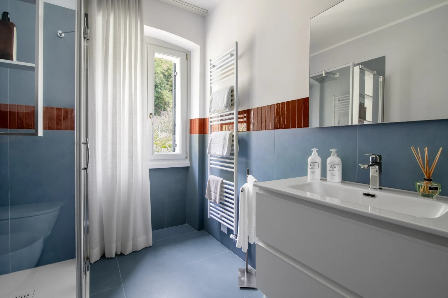 Historic Lakeview Villa | Lake Garda image 27 | Only on SopranoVillas