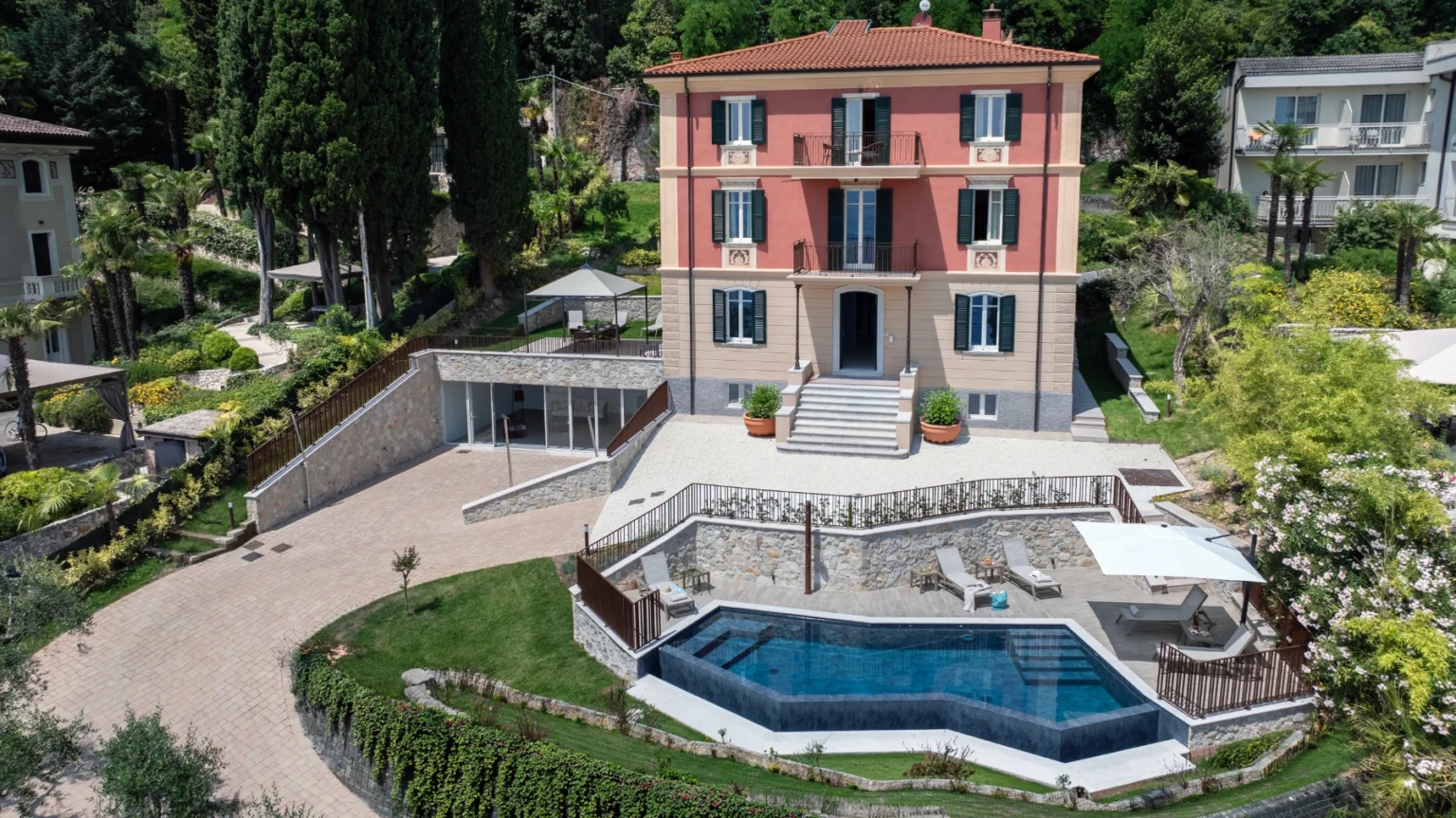 Historic Lakeview Villa | Lake Garda image 35 | Only on SopranoVillas