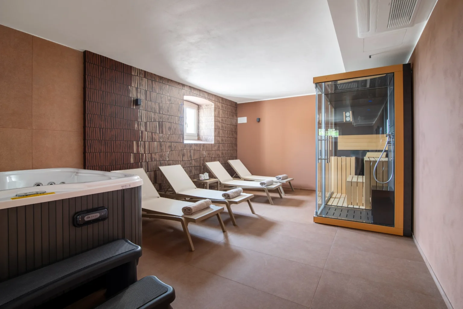 Historic Lakeview Villa | Lake Garda image 30 | Only on SopranoVillas