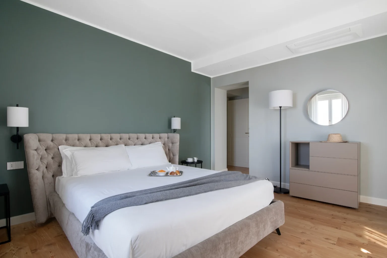 Historic Lakeview Villa | Lake Garda image 19 | Only on SopranoVillas