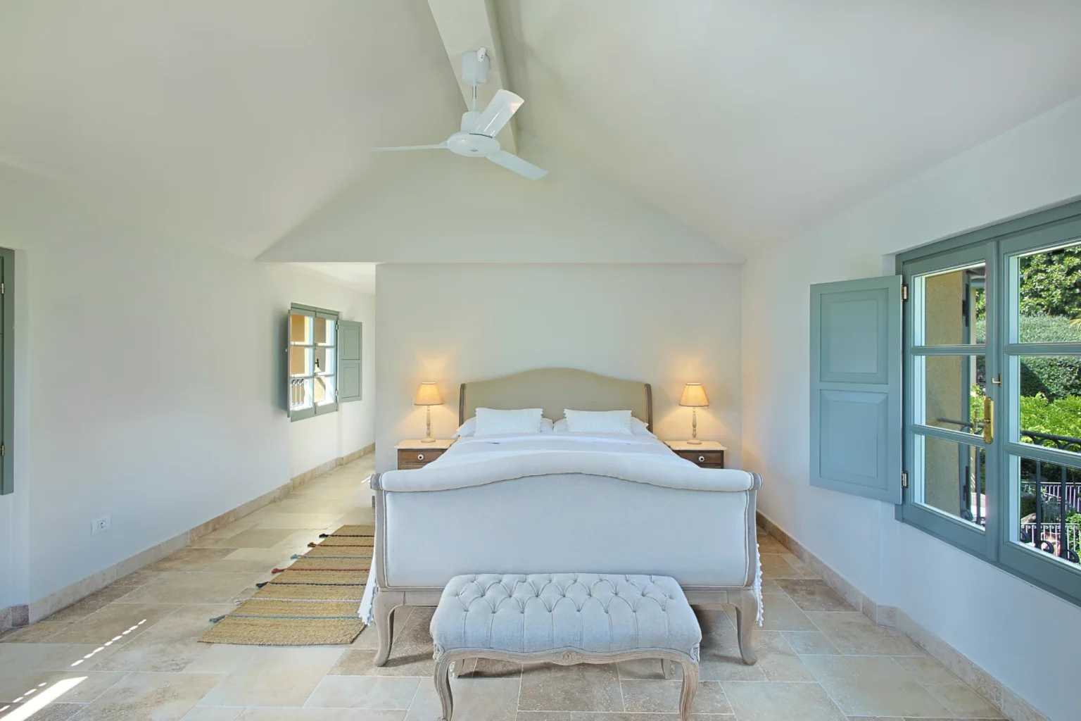 Romantic Lakefront Villa | Lake Como image 5 | Only on SopranoVillas