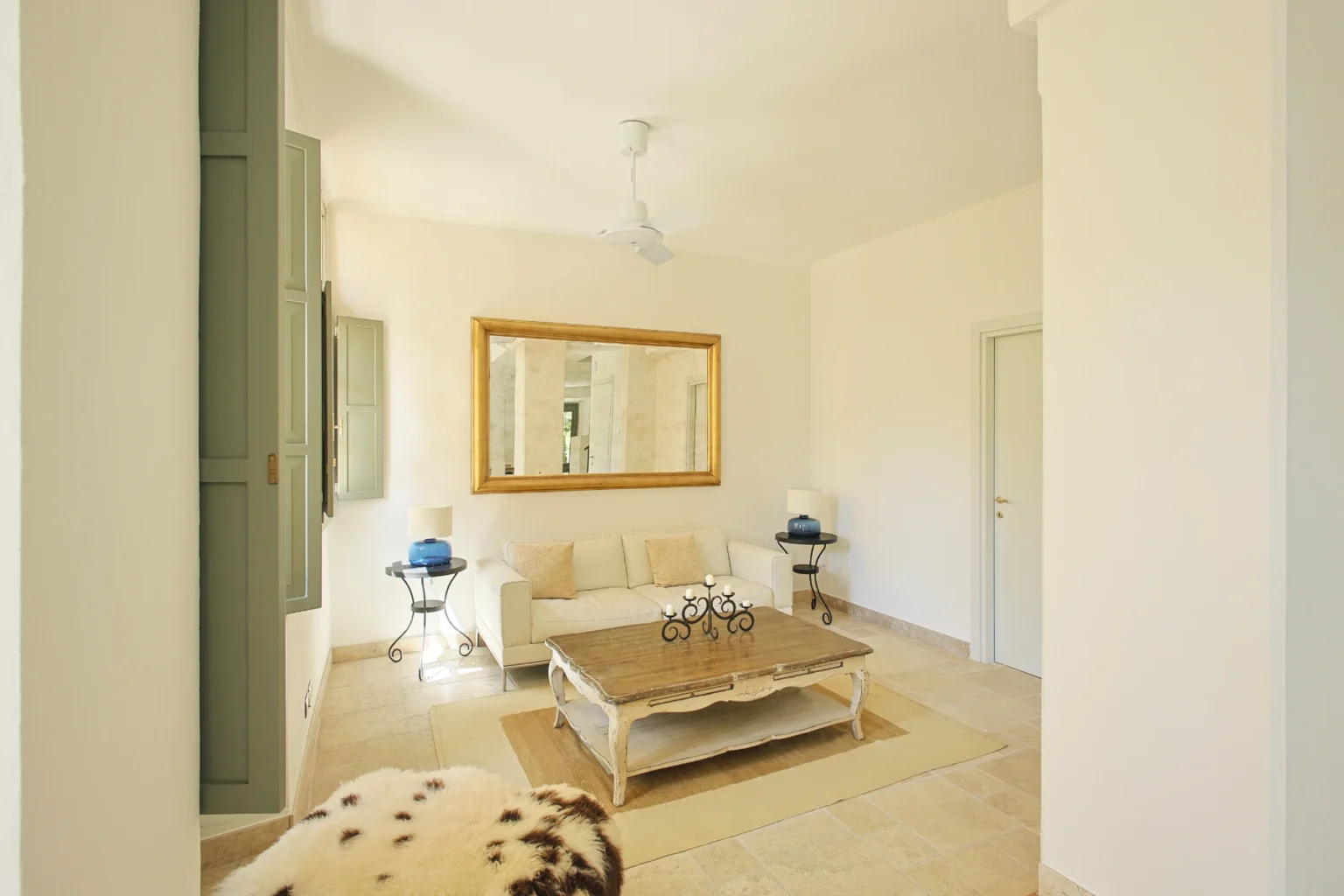 Romantic Lakefront Villa | Lake Como image 18 | Only on SopranoVillas