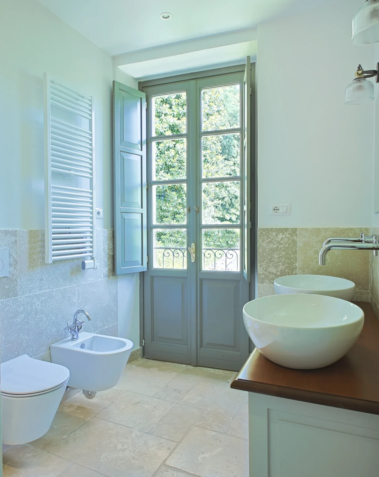 Romantic Lakefront Villa | Lake Como image 20 | Only on SopranoVillas