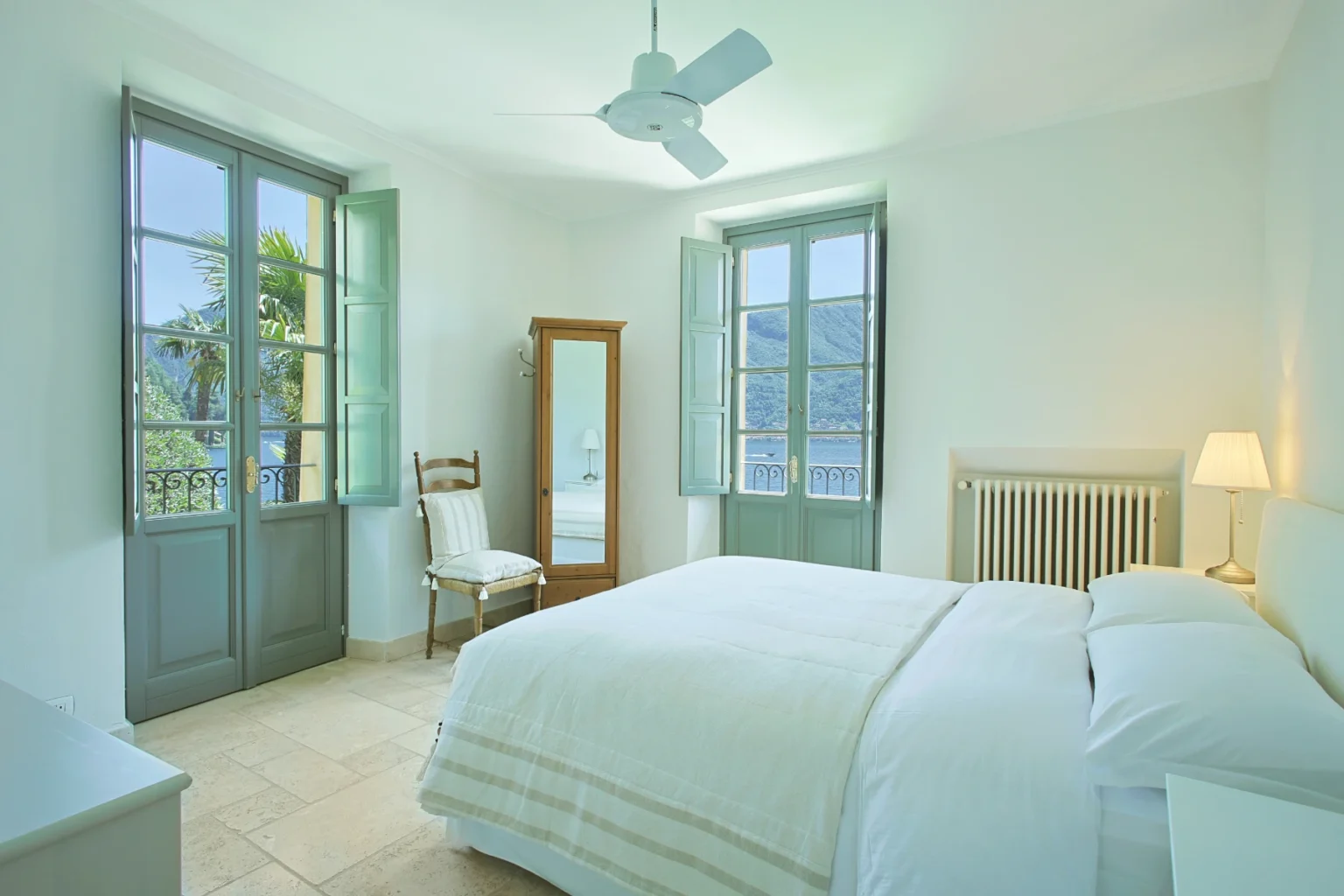 Romantic Lakefront Villa | Lake Como image 19 | Only on SopranoVillas