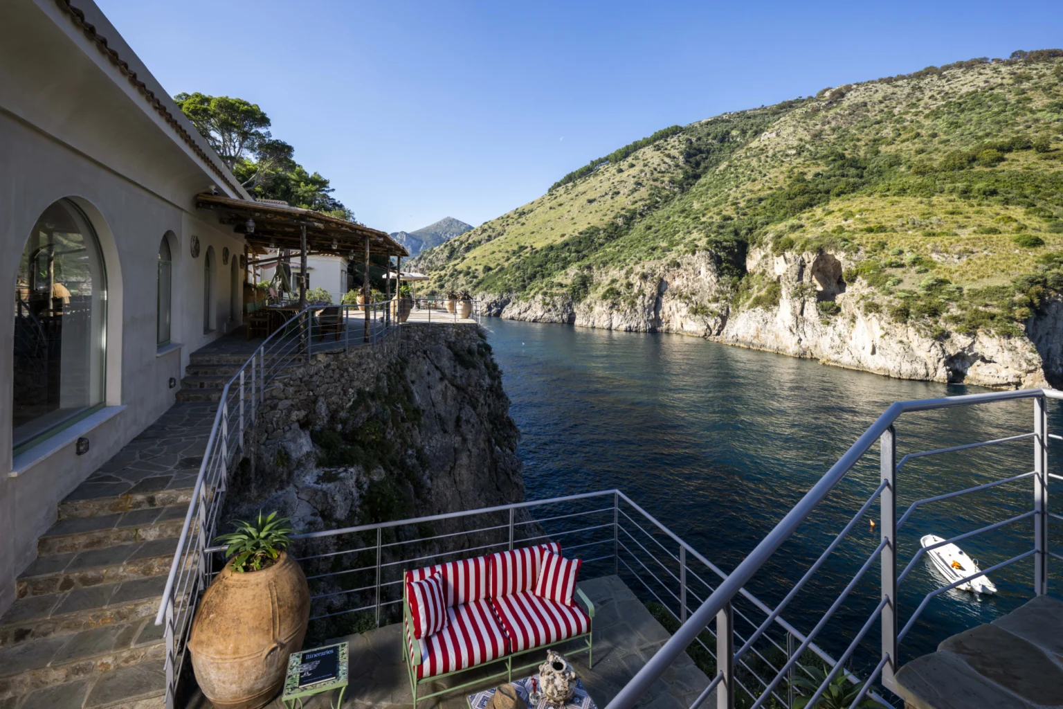 Exclusive Isca Private Island | Amalfi Coast image 37 | Only on SopranoVillas