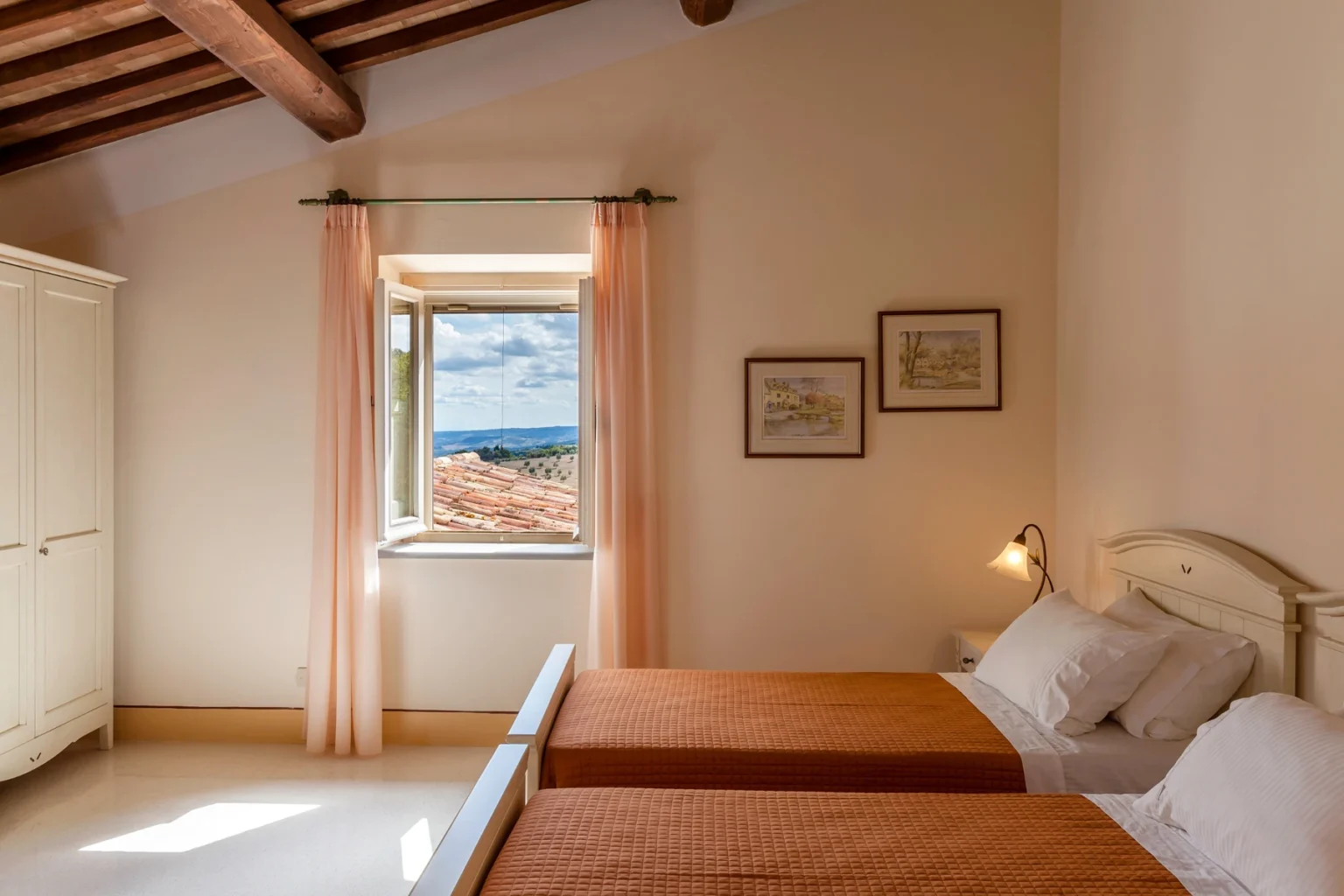 Bisenzio_Elegant_Farmhouse_Twin_Bedroom_Panoramic_Views.webp | Only on SopranoVillas