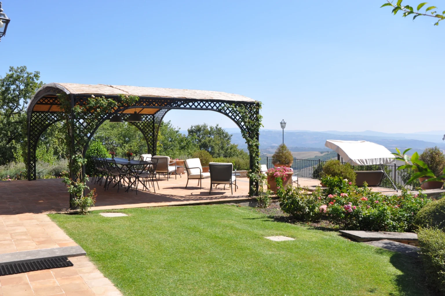 Bisenzio_Elegant_Farmhouse_Panoramic_Terrace_Gazebo_Countryside_Views.webp | Only on SopranoVillas