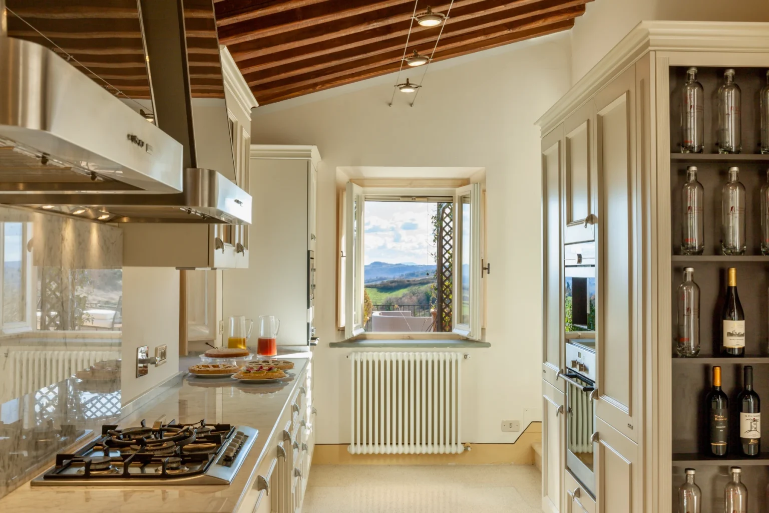 Bisenzio_Elegant_Farmhouse_Fully_Equipped_Kitchen_Cooking_Island.webp | Only on SopranoVillas