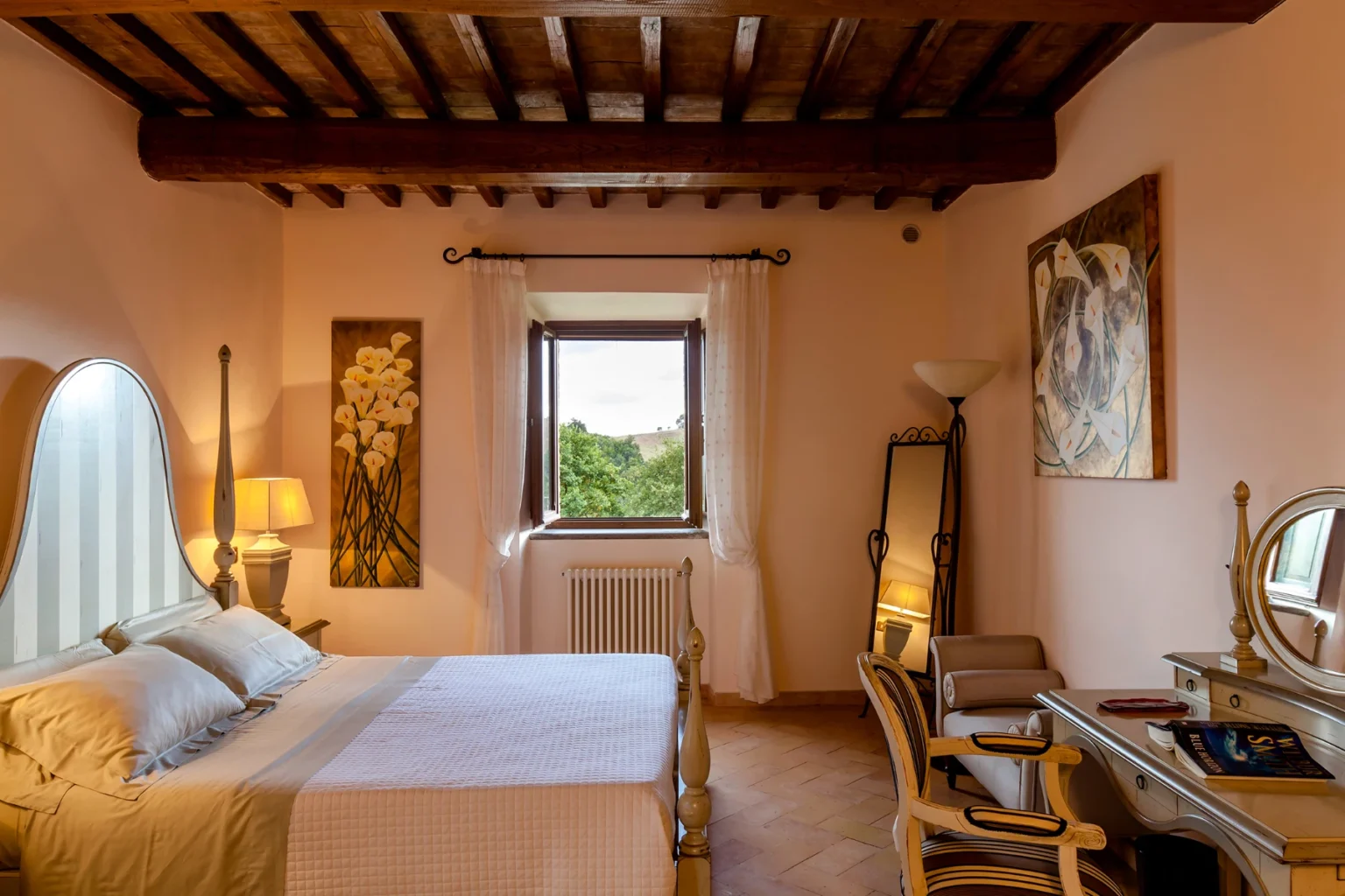 Bisenzio_Historic_Tower_Elegant_Double_Bedroom_Wooden_Beams.webp | Only on SopranoVillas